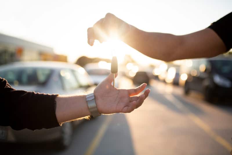 financiar tu verano con el empeño de coche